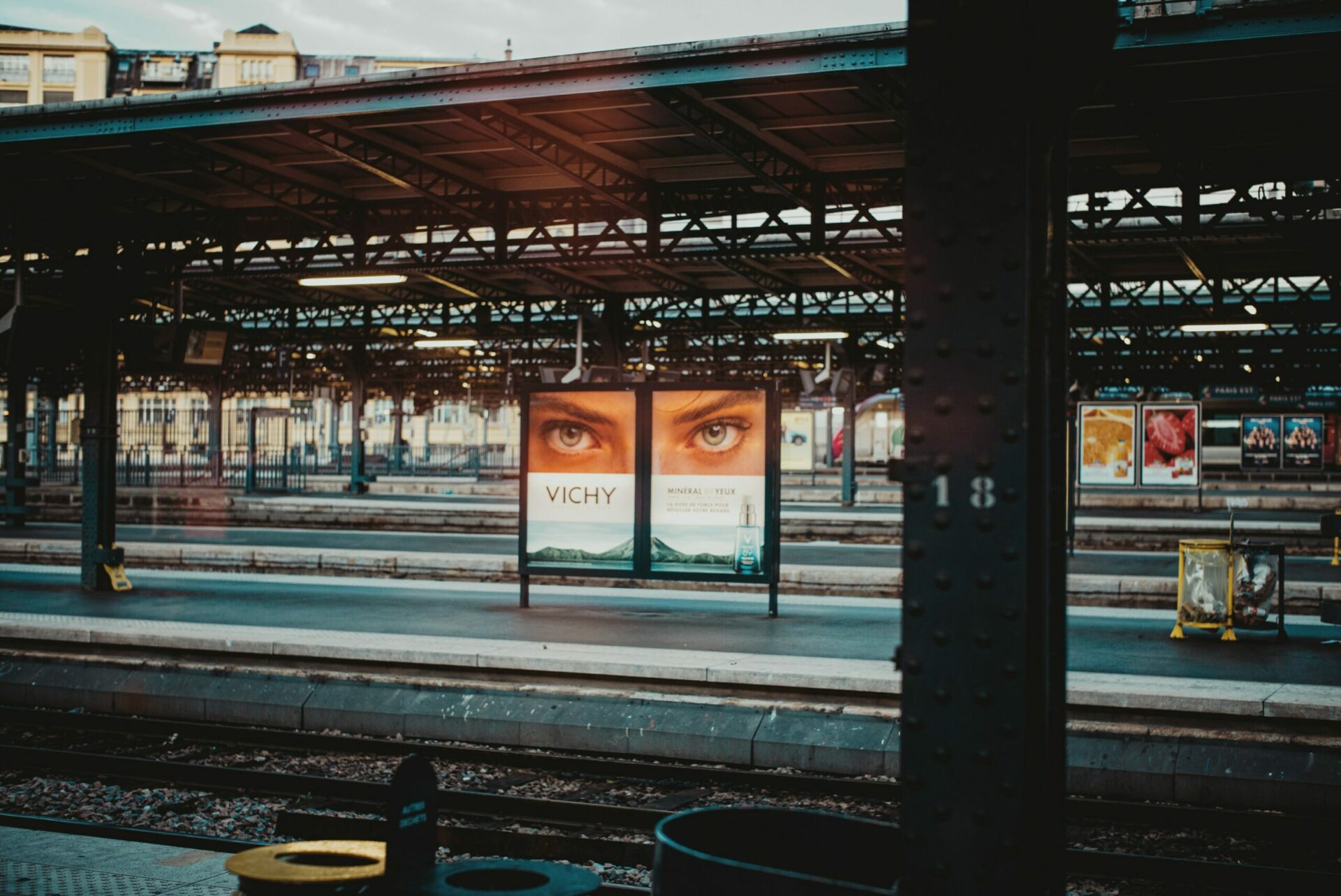 Affichage publicité dans une gare